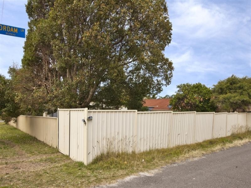 1 Hutchinson Street, Redhead NSW 2290