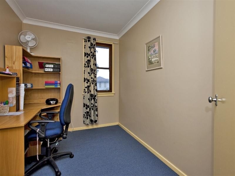 1 Plane Street, Gateshead NSW 2290