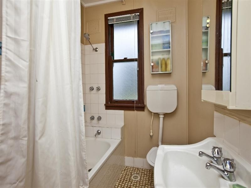 1 Plane Street, Gateshead NSW 2290