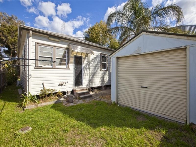 9 Railway Terrace, Mayfield NSW 2304