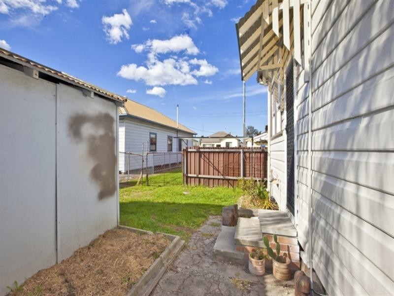 9 Railway Terrace, Mayfield NSW 2304
