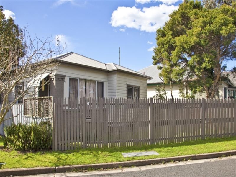 9 Railway Terrace, Mayfield NSW 2304
