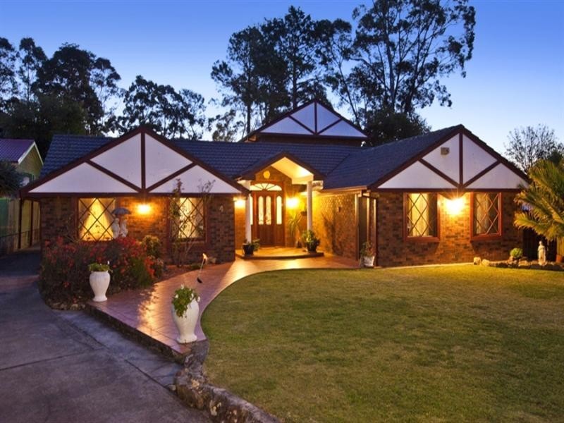 4 Charlton Street, Eleebana NSW 2282