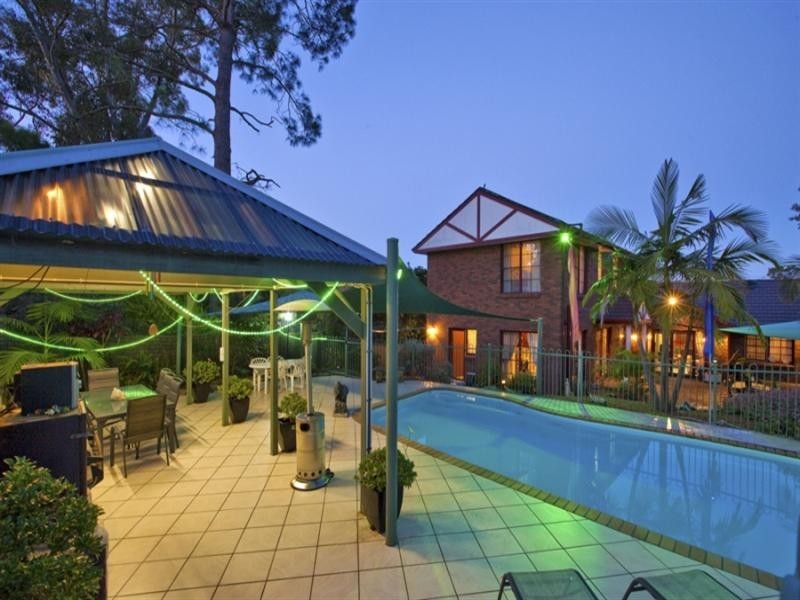 4 Charlton Street, Eleebana NSW 2282