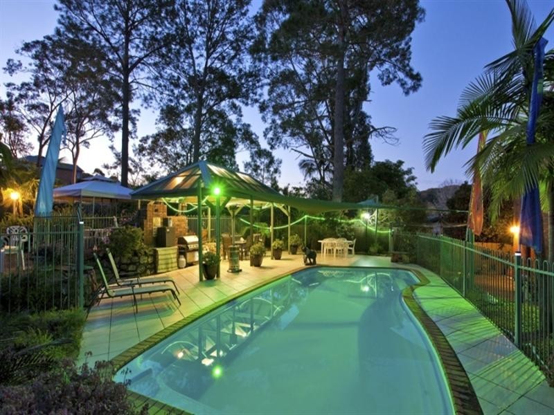 4 Charlton Street, Eleebana NSW 2282