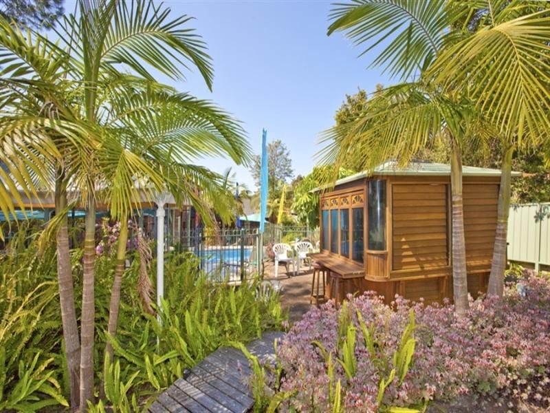 4 Charlton Street, Eleebana NSW 2282