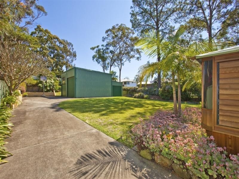 4 Charlton Street, Eleebana NSW 2282