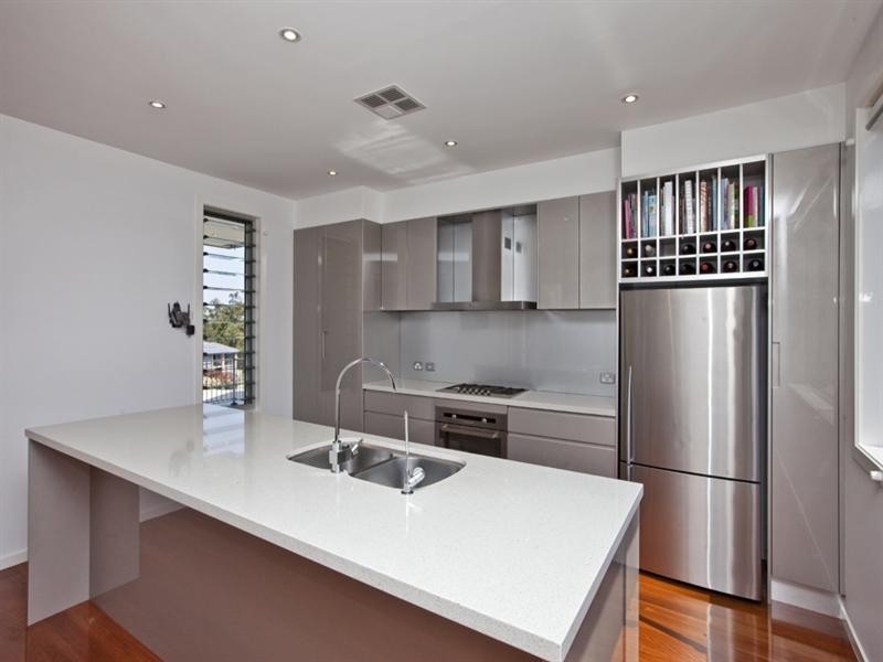 4 Guildford Grove, Cameron Park NSW 2285