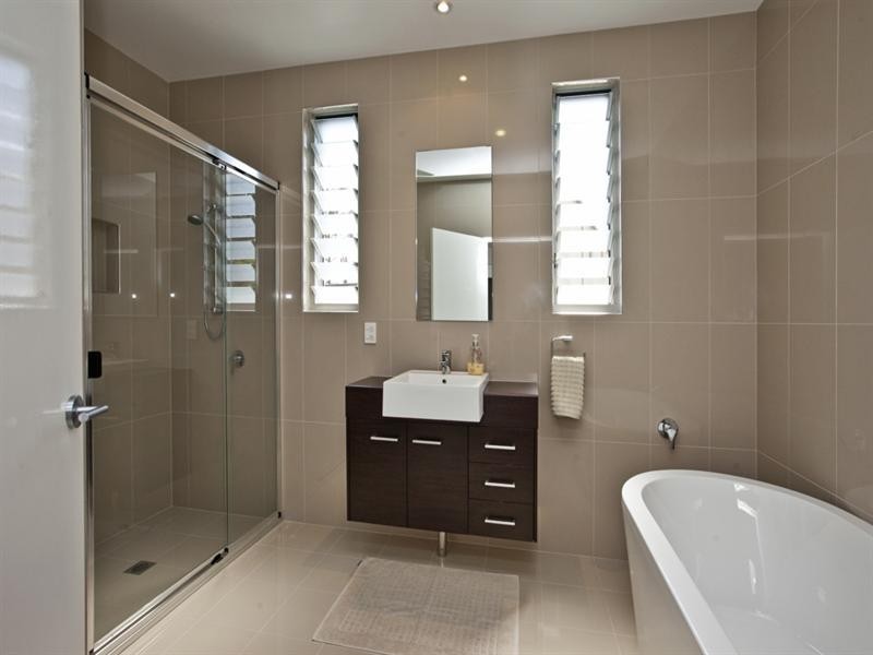 4 Guildford Grove, Cameron Park NSW 2285