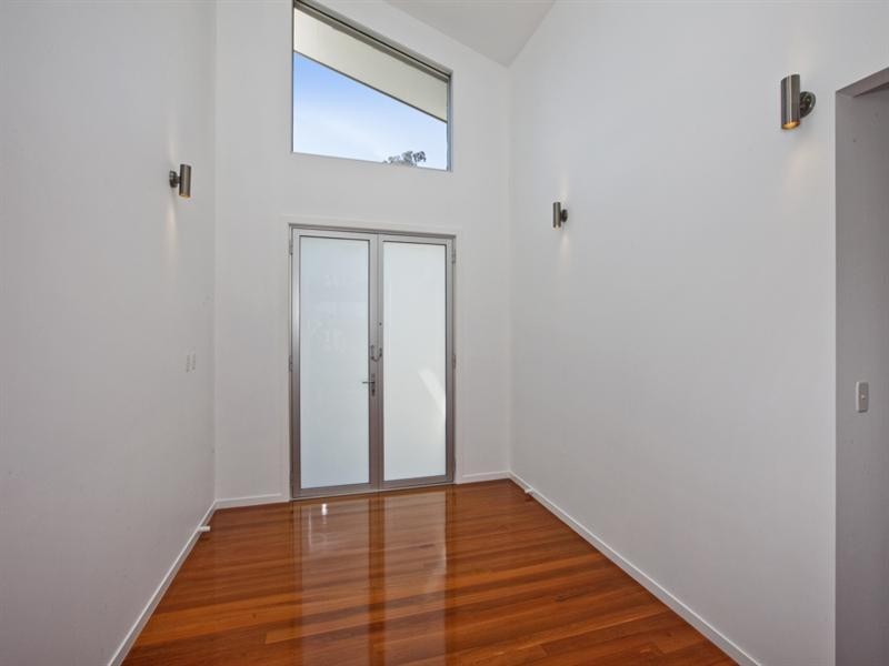 4 Guildford Grove, Cameron Park NSW 2285