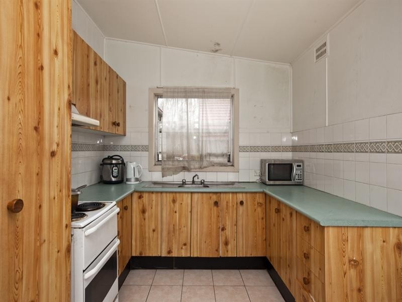 1 Hallvert Crescent, Charlestown NSW 2290