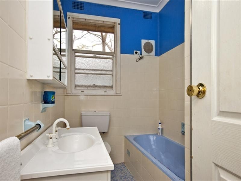 18 Montrose Avenue, Adamstown Heights NSW 2289