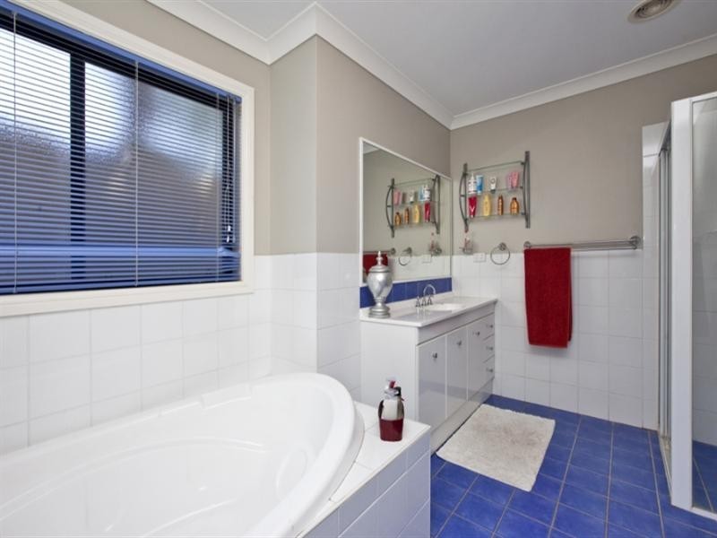 7 Forrester Close, Warners Bay NSW 2282