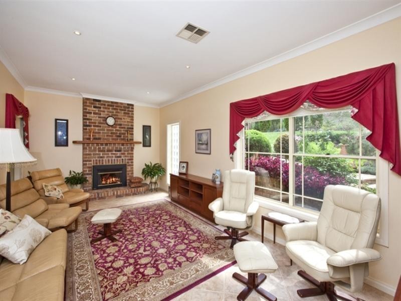 48 Woodside Drive, Eleebana NSW 2282