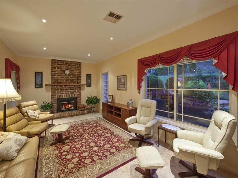 48 Woodside Drive, Eleebana NSW 2282