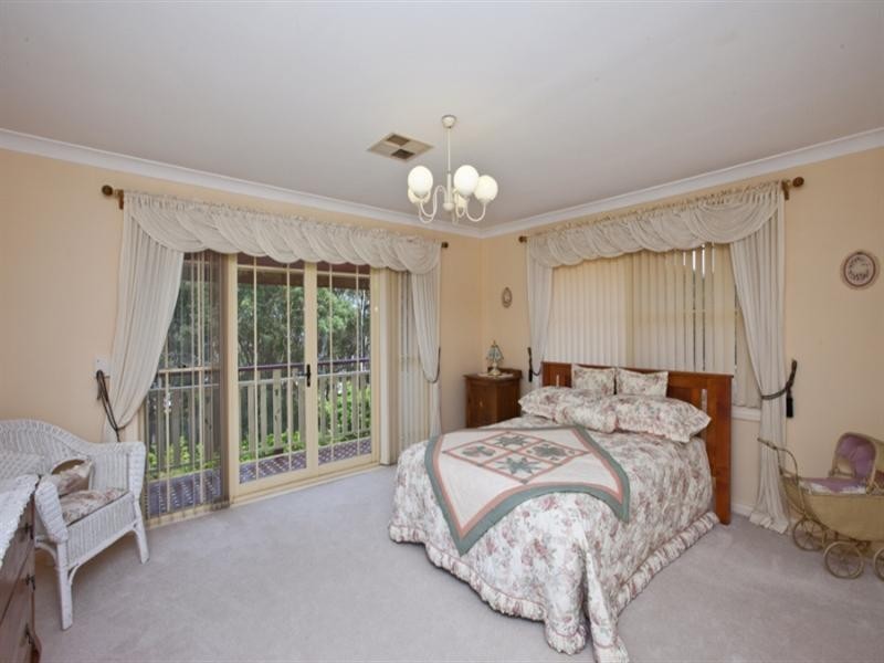 48 Woodside Drive, Eleebana NSW 2282
