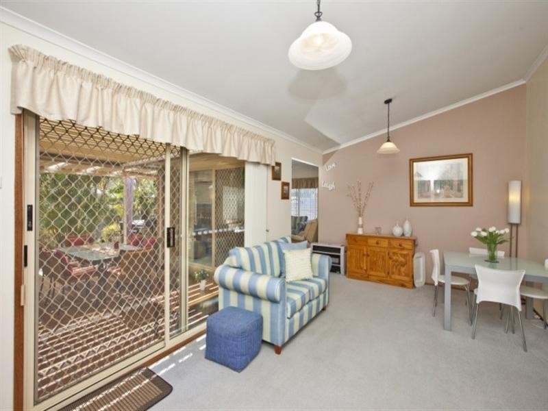 1 Calgarth Court, Lakelands NSW 2282