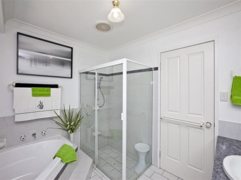 1 Calgarth Court, Lakelands NSW 2282