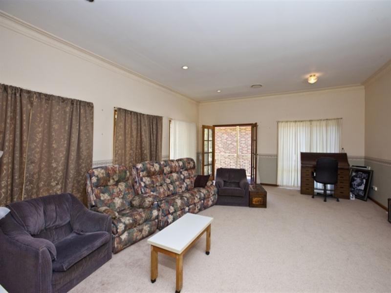 61 Seaview Close, Eleebana NSW 2282