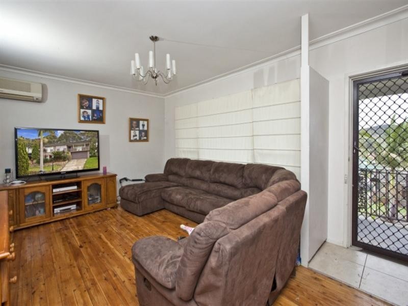 8 Lisa Avenue, Warners Bay NSW 2282