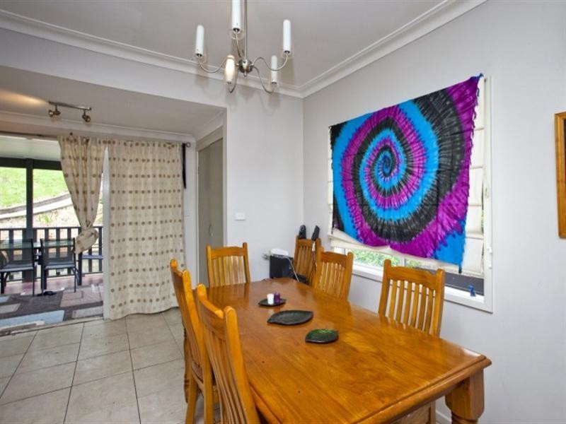 8 Lisa Avenue, Warners Bay NSW 2282