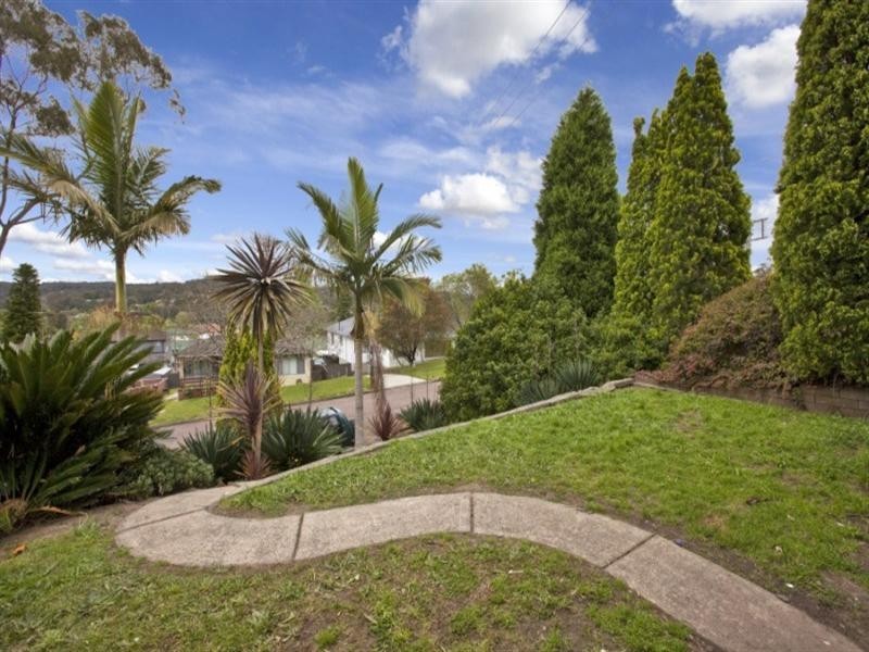 8 Lisa Avenue, Warners Bay NSW 2282