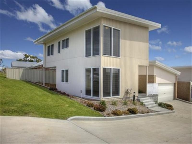 23/4 Crawford Lane, Mount Hutton NSW 2290