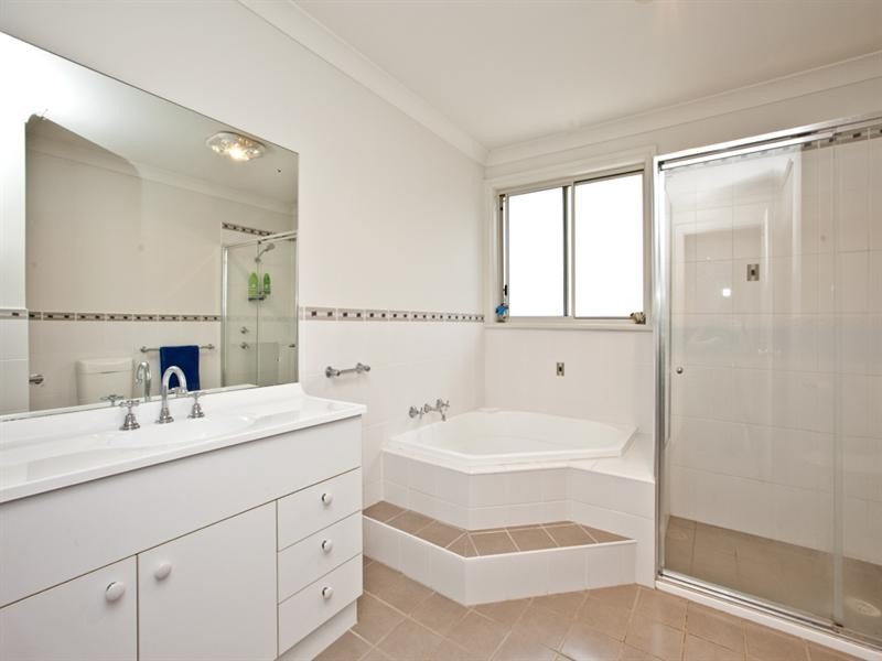 5 The Hill, Valentine NSW 2280