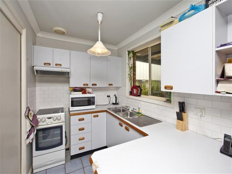 2/4 Herd Street, Mount Hutton NSW 2290