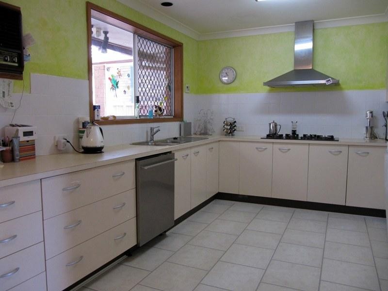 65 Kestrel Avenue, Mount Hutton NSW 2290