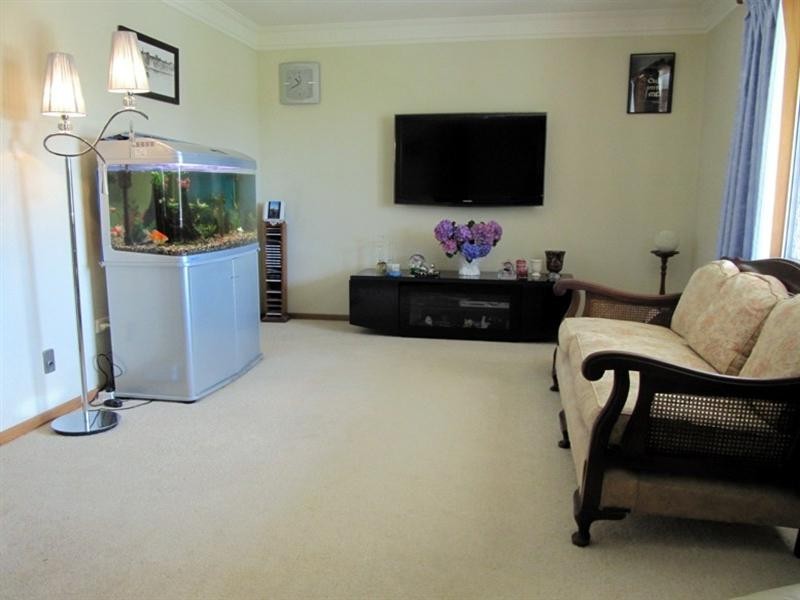 65 Kestrel Avenue, Mount Hutton NSW 2290