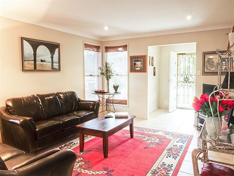 77 Araminta Chase, Cameron Park NSW 2285