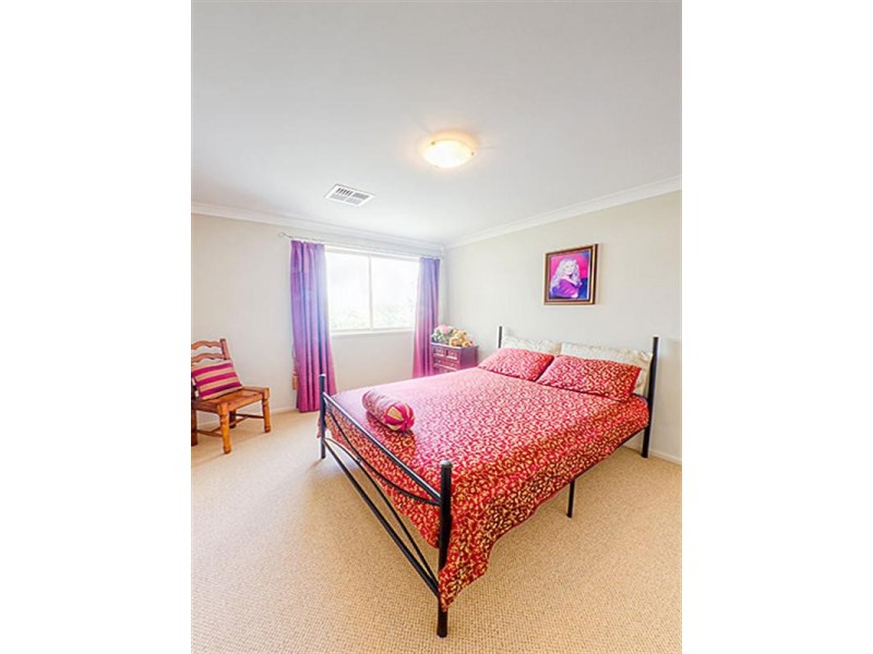 77 Araminta Chase, Cameron Park NSW 2285