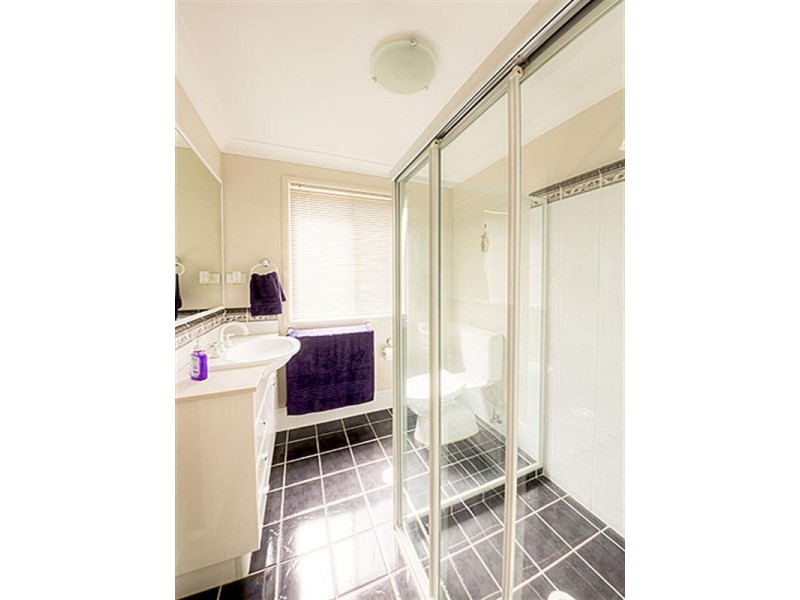 77 Araminta Chase, Cameron Park NSW 2285