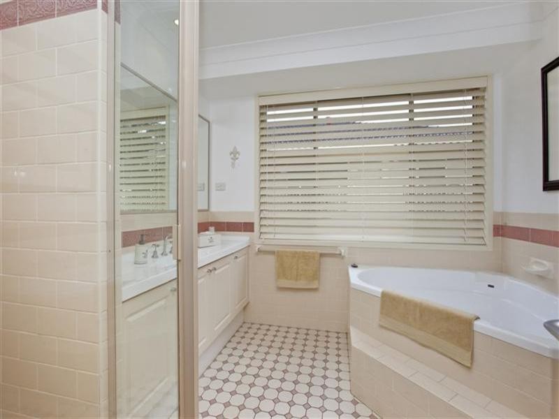 37 Leichhardt Road, Valentine NSW 2280