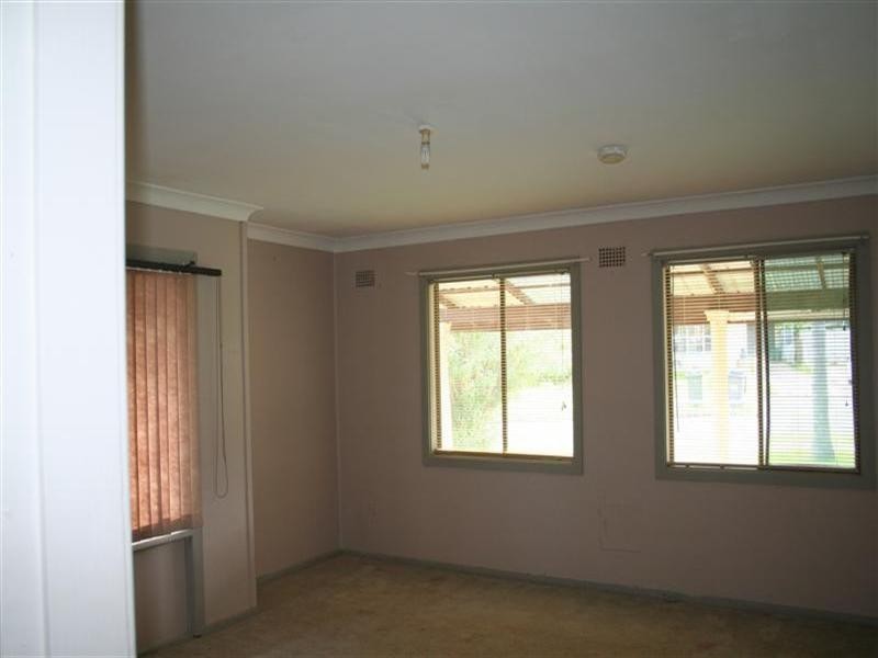 10 Mallee Street, Gateshead NSW 2290