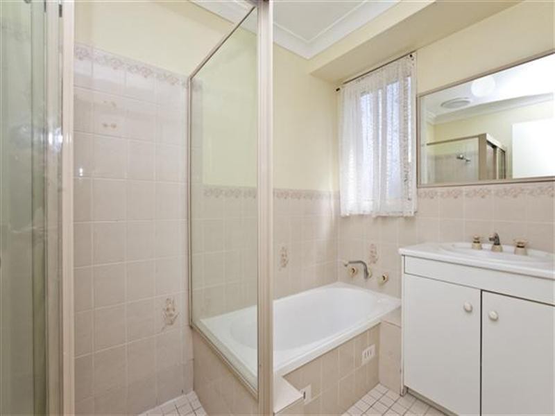 4 Croydon Place, Warners Bay NSW 2282