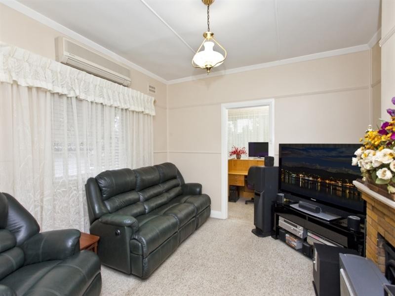 21 Warner Street, Warners Bay NSW 2282