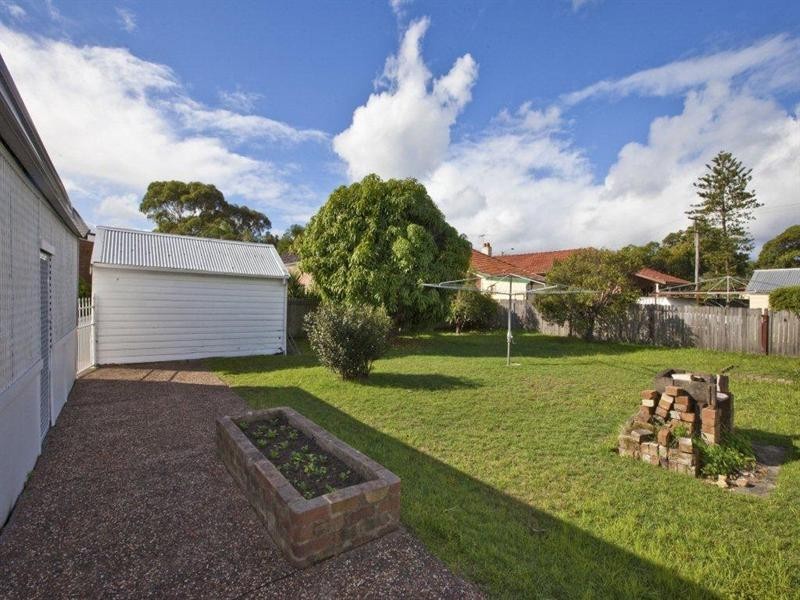 113 Gordon Avenue, Hamilton South NSW 2303
