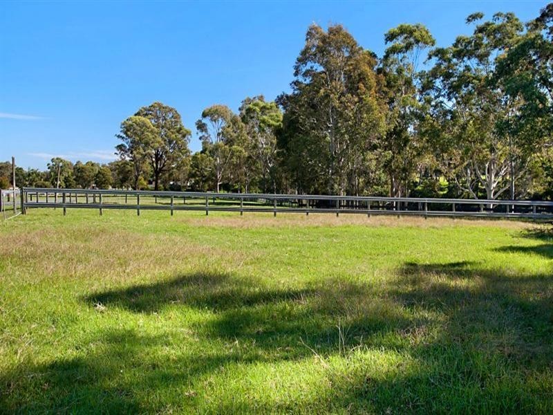 8 Forsythe Parade, Black Hill NSW 2322