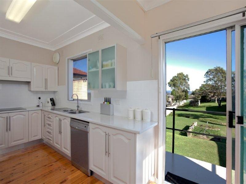 12 Prospect Road, Garden Suburb NSW 2289