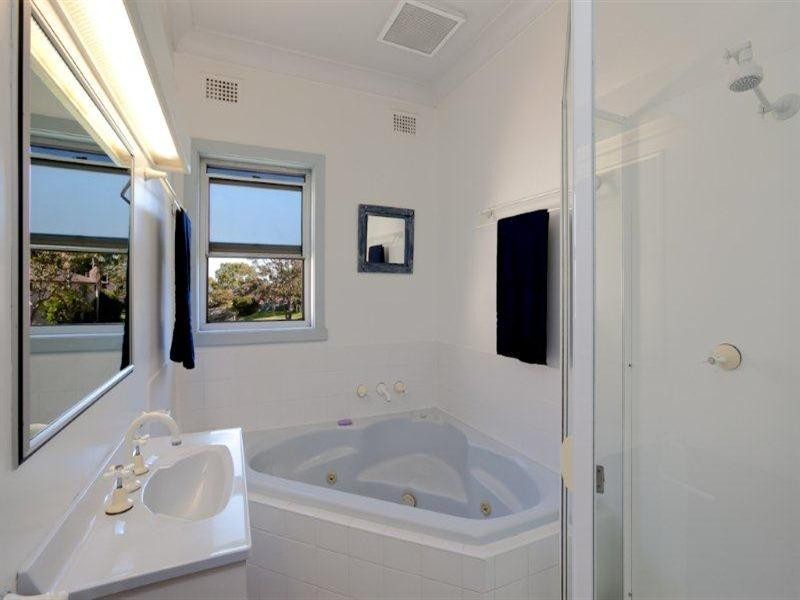 12 Prospect Road, Garden Suburb NSW 2289