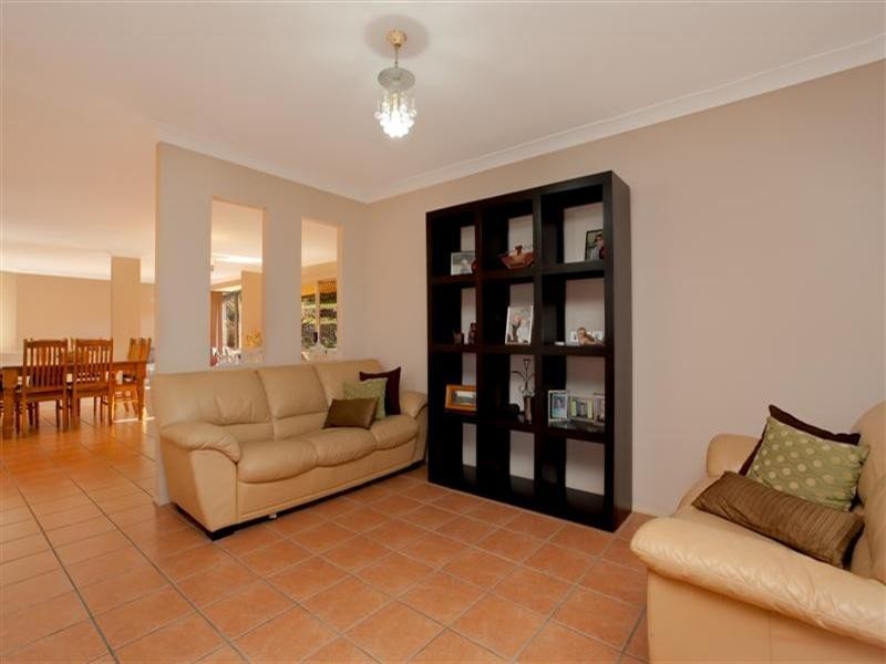 6 Calgarth Court, Lakelands NSW 2282