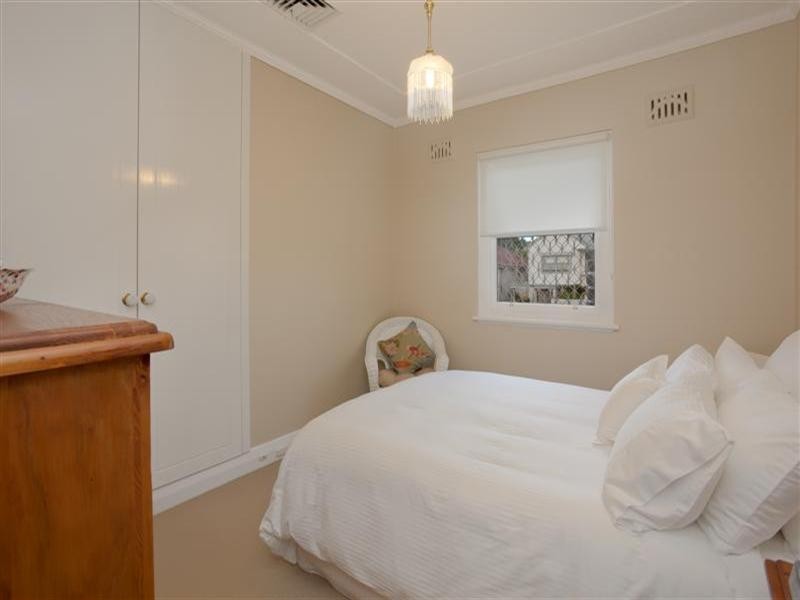 1 Meredith Street, Kotara NSW 2289