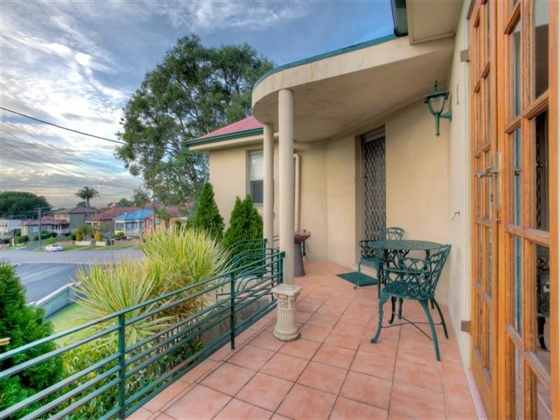 1 Meredith Street, Kotara NSW 2289