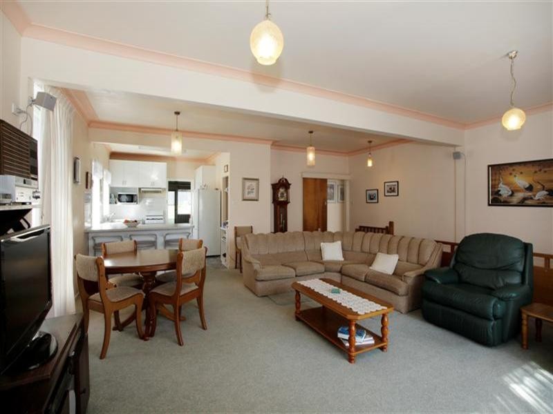 27 Merran Avenue, Charlestown NSW 2290