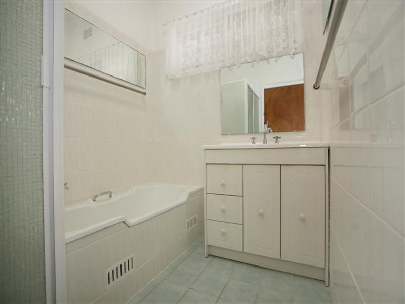 27 Merran Avenue, Charlestown NSW 2290