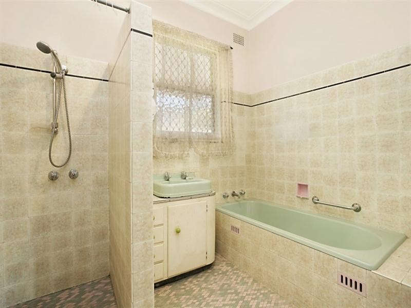 19 Dickinson Street, Charlestown NSW 2290