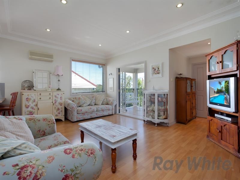 2 Roberts Street, Whitebridge NSW 2290