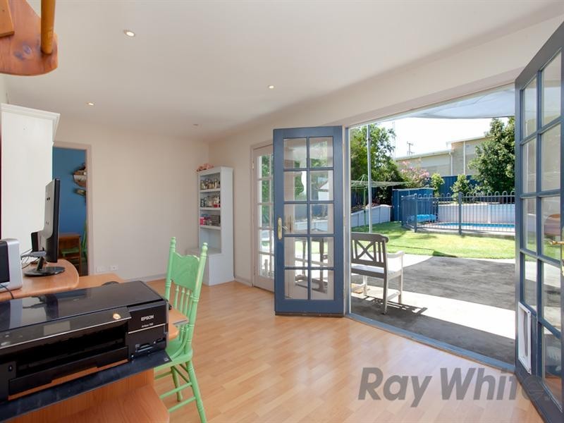 2 Roberts Street, Whitebridge NSW 2290
